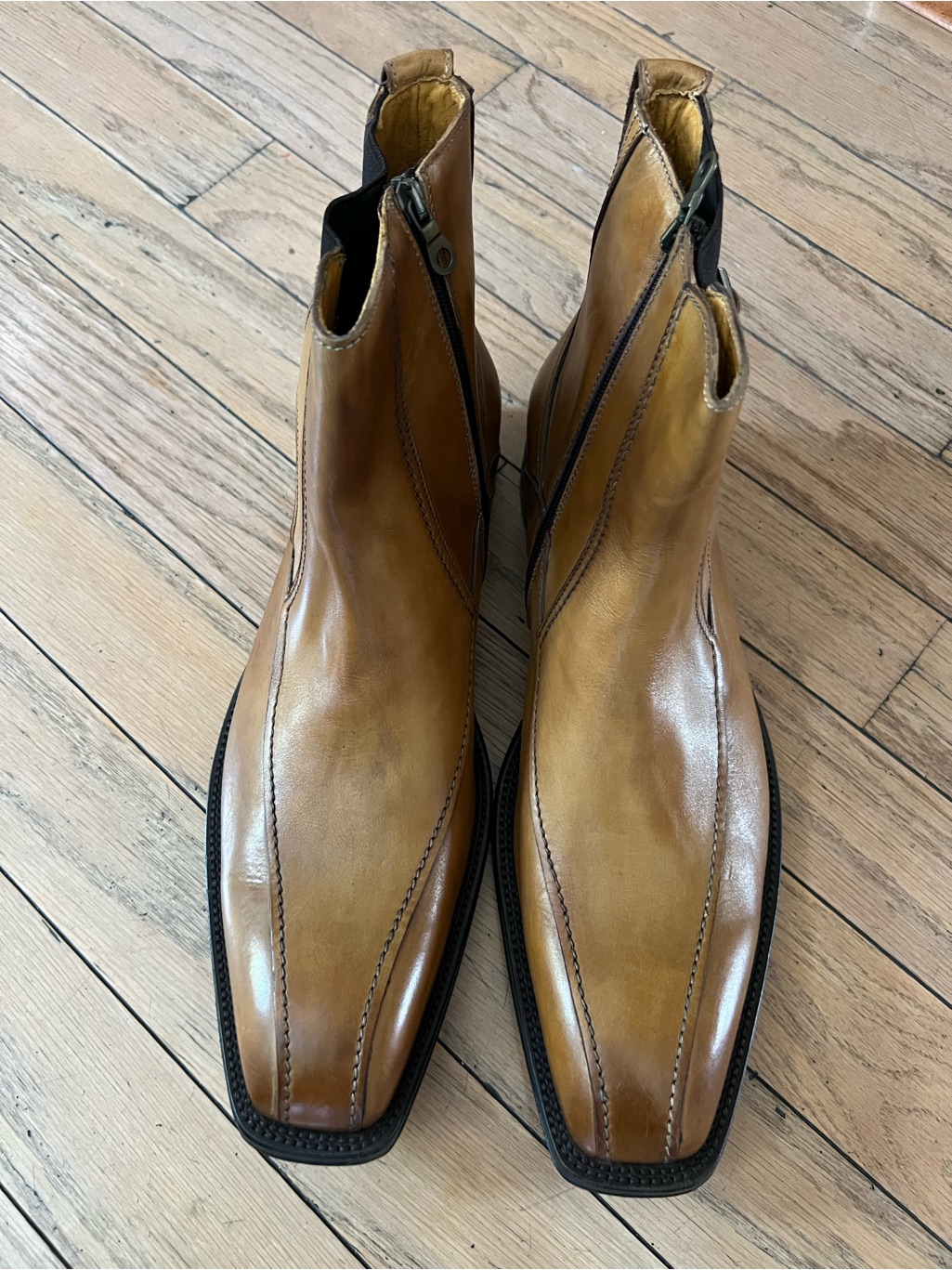 Men's Leather Chelsea Boots In Tan